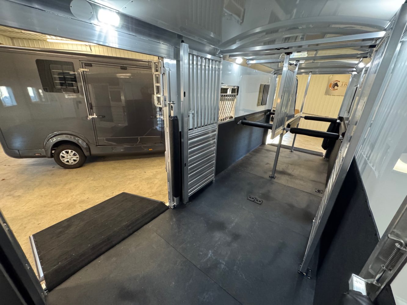 4-Star 2+1 w/Larger 6ft dress area, Larger 108” box stall - Image 2