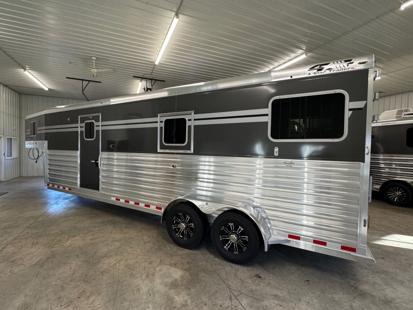 4-Star 2+1 w/Larger 6ft dress area, Larger 108” box stall - Image 9