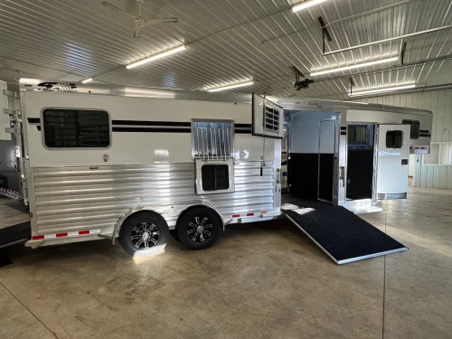 2027 4-Star 2+1 Gooseneck w Warmblood Size Stalls