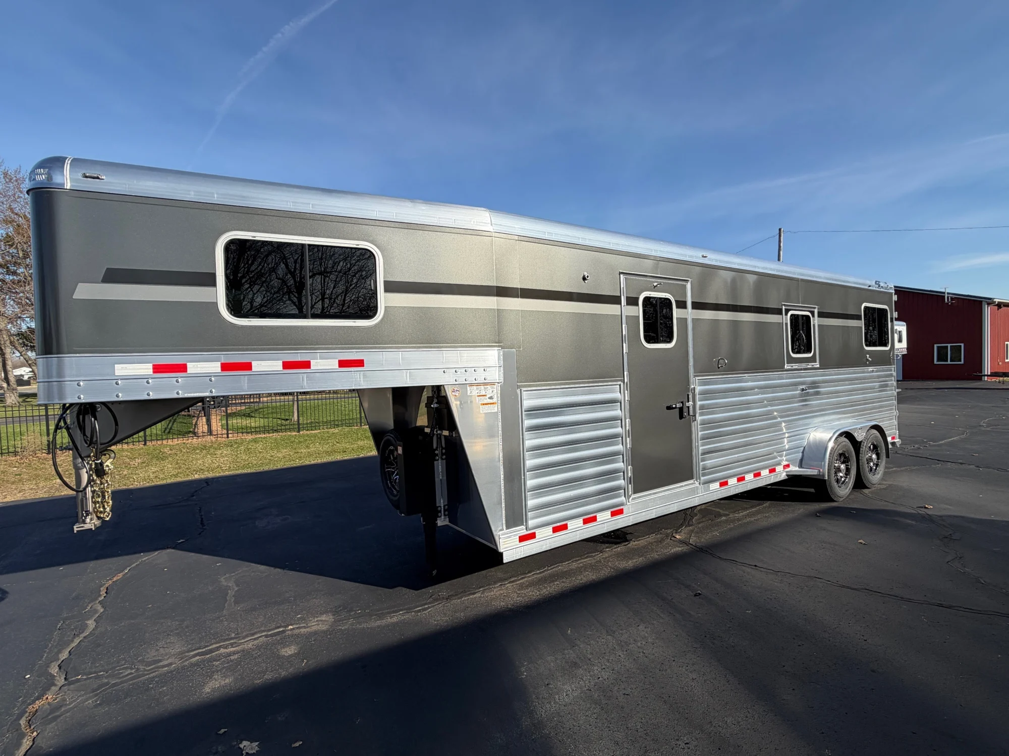 2027 4-Star 2+1 Gooseneck w Warmblood size stalls 23’ 6” Box