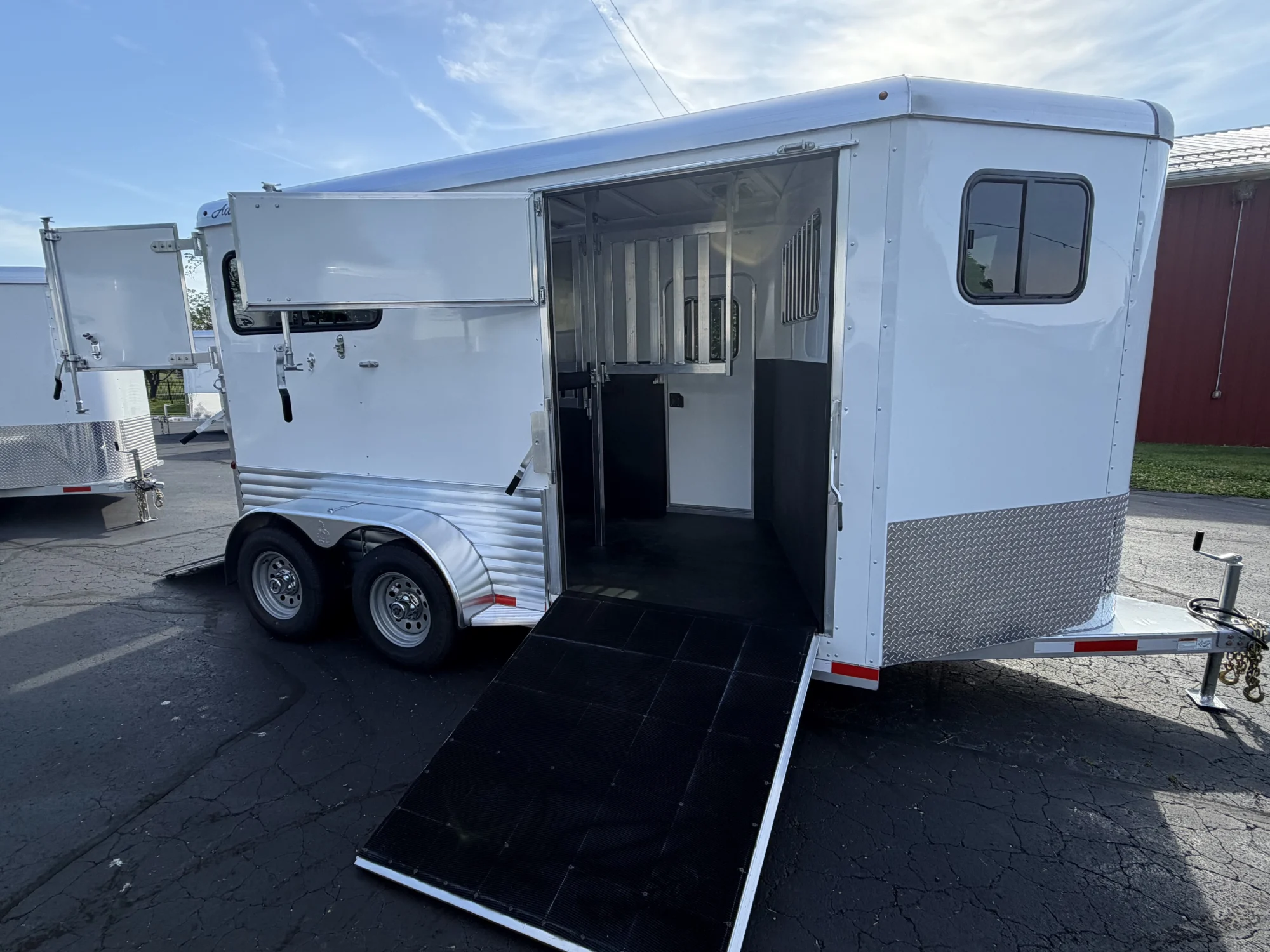 2026 Adam 2 Horse Straight load Warmblood side ramp - Image 2