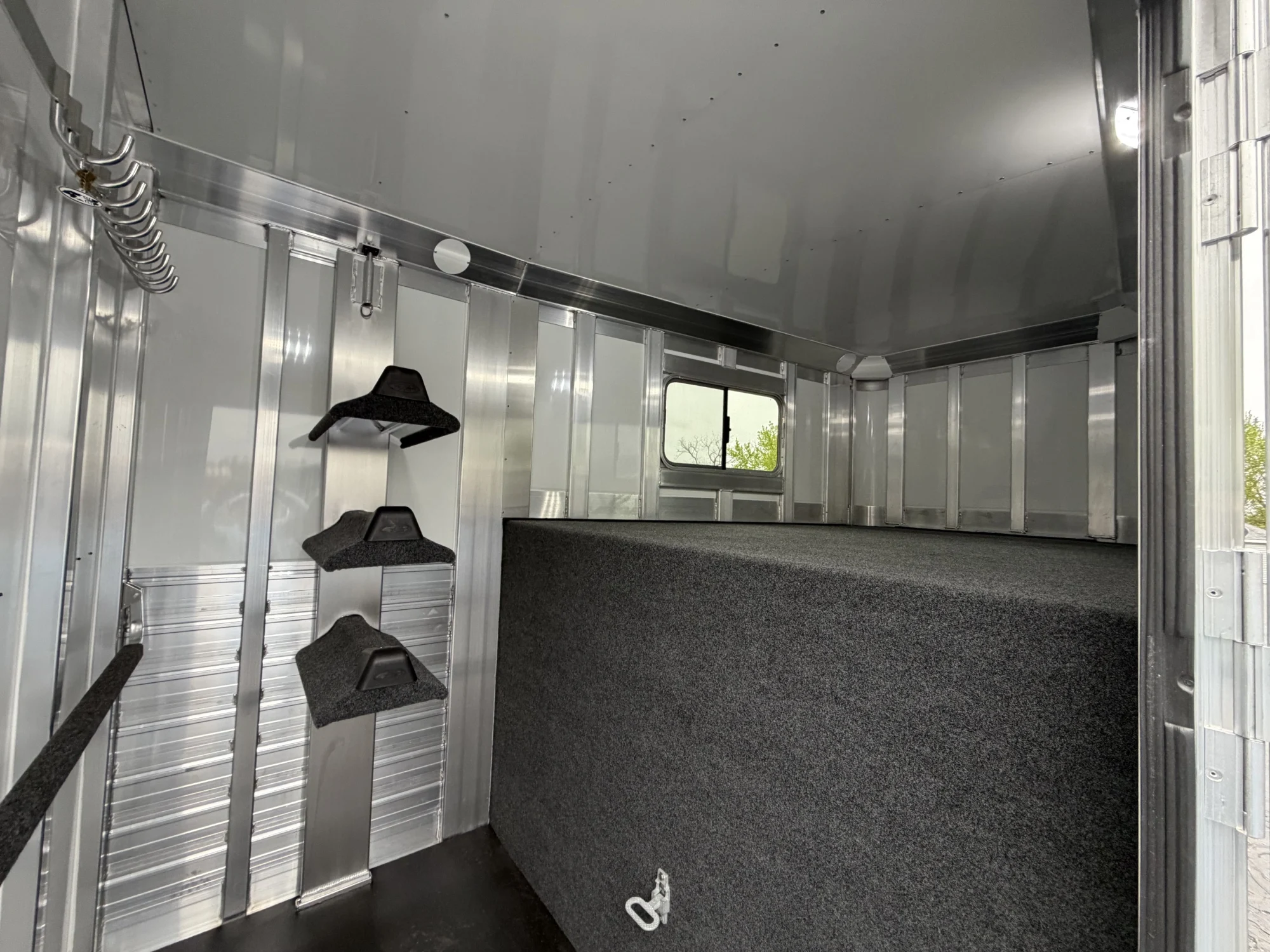 2027 4-Star 2+1 Gooseneck Trailer w Warmblood Size Stalls - Image 5
